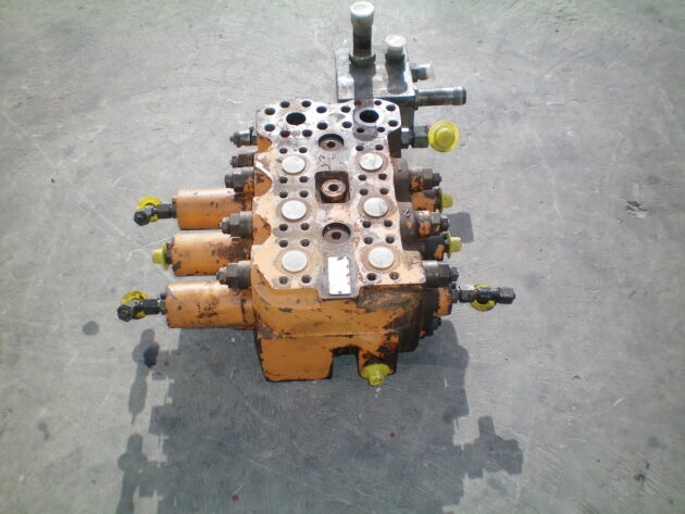 CASE   1088CK  V-3143682 - DISTRIBUIDOR DE EQUIPOS