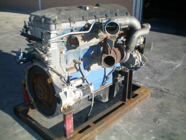 VARIOS     - MOTOR TÉRMICO HYUNDAI D6CA CON PARTE ELÉCTRICA - Imagen 2