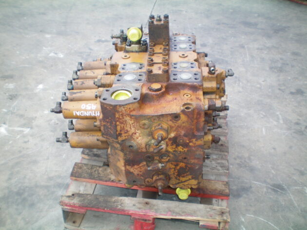 HYUNDAI  ROBEX 450LC-7   - DISTRIBUIDOR PRINCIPAL - Imagen 2