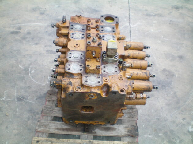HYUNDAI  ROBEX 450LC-7   - DISTRIBUIDOR PRINCIPAL - Imagen 4