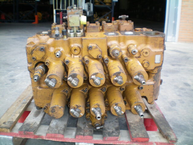 HYUNDAI  ROBEX 450LC-7   - DISTRIBUIDOR PRINCIPAL