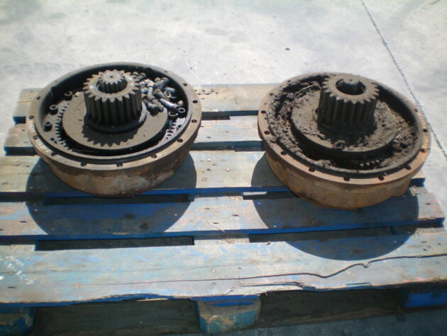 HYUNDAI  ROBEX 450LC-7   - TAPA DE MANDO FINAL - Imagen 3