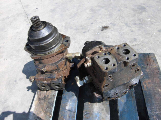 HYUNDAI   ROBEX 450LC7   - MOTOR DE TRANSLACIÓN - Imagen 2