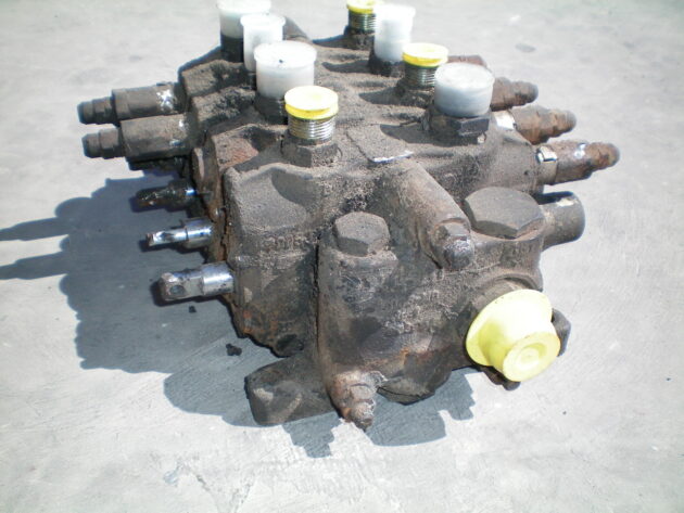 NEW HOLLAND NH85 -  - CONTROL VALVE TO BACKHOE - Image 3