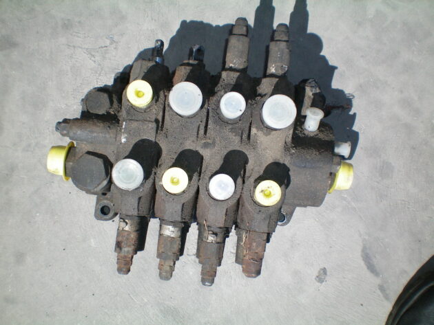 NEW HOLLAND NH85 -  - CONTROL VALVE TO BACKHOE