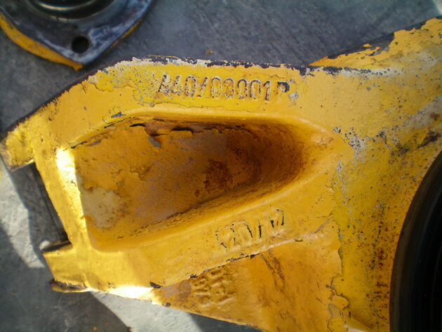 JCB   2CX  44003001 - MANGUETA TRASERA DERECHA SIN TAPAS - Imagen 4