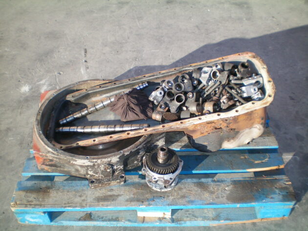 O&K   L45B   - ENVOLVENTE DE MOTOR CON CORONA - Imagen 2