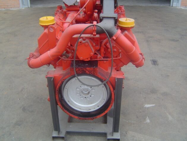 O&K   RH30  903 V8T - MOTOR TÉRMICO CUMMINS 903 V8T CON PARTE ELECTRICA - Imagen 6