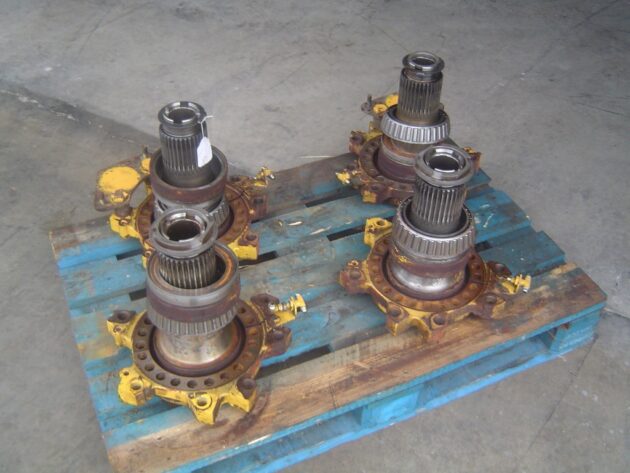 VOLVO A35C - 4870082 - SPINDLE MIDDLE / REAR - Image 2