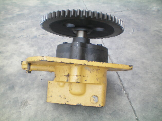 CATERPILLAR  769C  3P-8213 - BOMBA DE ACEITE DEL CONVERTIDOR