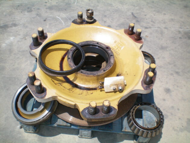 CATERPILLAR   769C  6G-6439 - BUJE DELANTERO IZQUIERDO CON DISCOS DE FRENO - Imagen 4