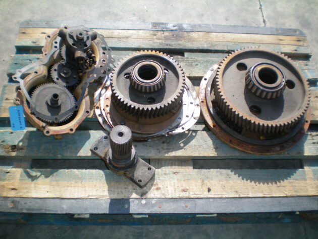 CATERPILLAR   769C  7G-8769 / 7G-8770 - PIÑONES DE CAJA DE TRANSFERENCIAS