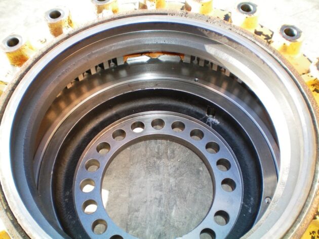 VOLVO   A40  11700828 - CARCASA DE DISCOS DE FRENO CON PISTONES - Imagen 3