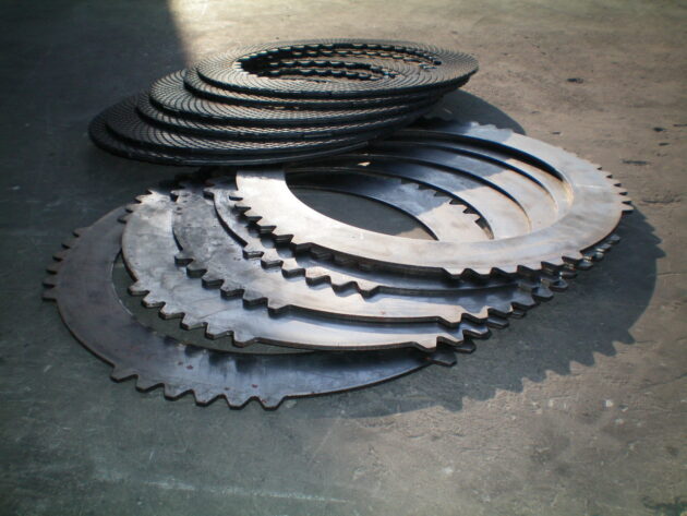 VOLVO   A40  11102350 - CONJUNTO DE FRENOS CON CORONA DEL EJE INTERMEDIARIO - Imagen 2