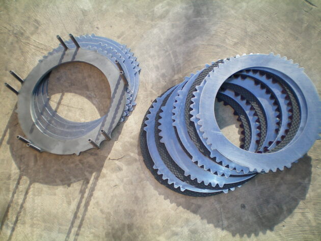 VOLVO   A40  11102350 - CONJUNTO DE PLATOS Y DISCOS DE FRENO DEL EJE INTERMEDIARIO - Imagen 4