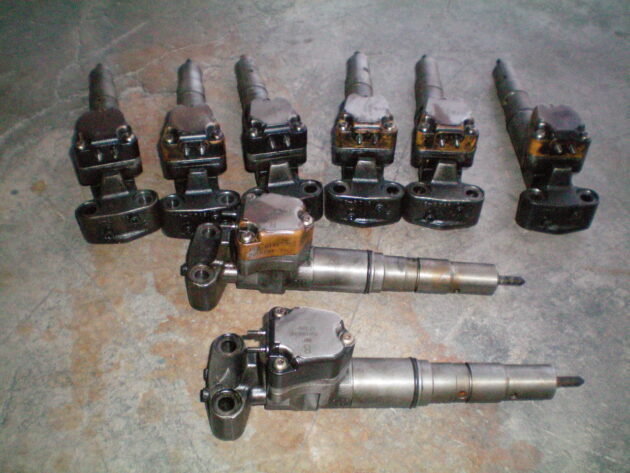 CATERPILLAR   771D  138-8756 * - INYECTORES - Imagen 2