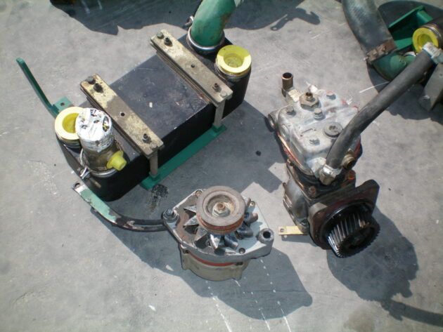 VOLVO   A40  11031888 - CARCASA ENVOLVENTE MOTOR - Imagen 2