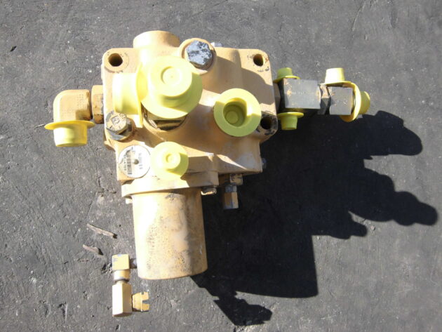 CATERPILLAR   771D  9T-4769 - DISTRIBUIDOR DE FRENO
