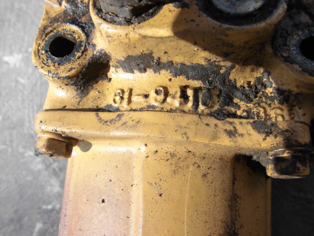 CATERPILLAR   771D  8P-1471 - VÁLVULA DE CONVERTIDOR - Imagen 5