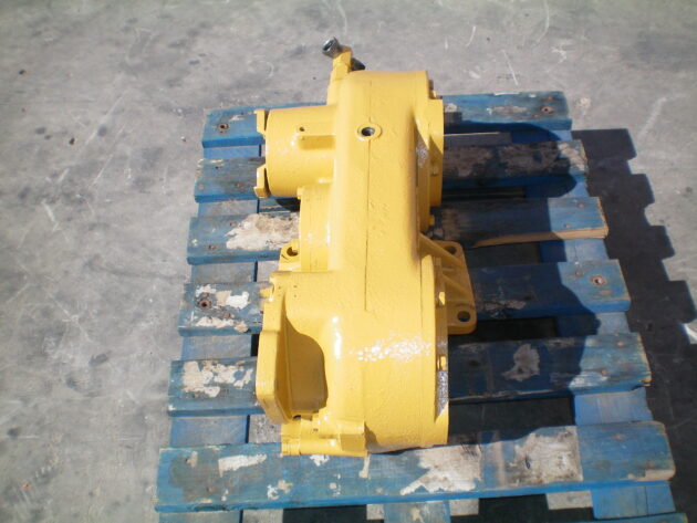 CATERPILLAR  777  9D-2735 - CAJA DE TRANSFERENCIAS DE BOMBAS - Imagen 4