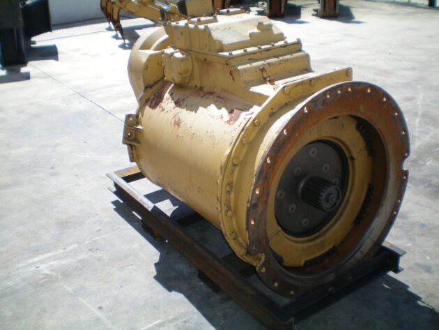 CATERPILLAR   777  2P-9266 - Servotransmisión (carcasa de caja de transferencias rota) - Imagen 2