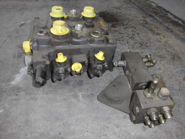 VOLVO   EC340  14343567 - DISTRIBUIDOR DE GIRO - Imagen 3