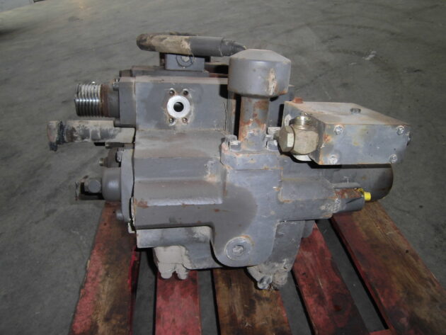 VOLVO   EC340  14344261 / 14344260 - DISTRIBUIDOR PRINCIPAL - Imagen 5