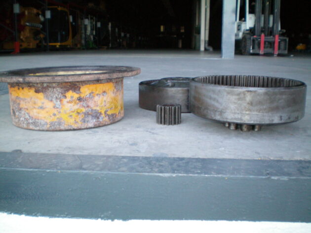 JCB  3CX  45010204 - CORONA TAPA REDUCTORA - Imagen 3