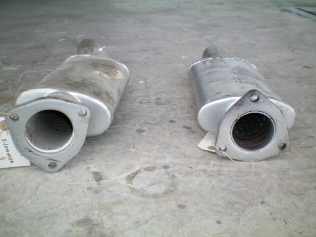 JCB  3CX  99366300 - SILENCIADOR - Imagen 2