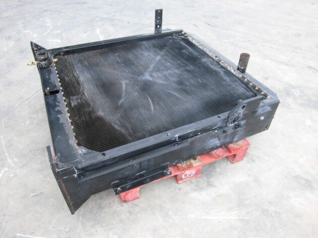 DAEWOO  SOLAR 420LCV - 13F51000 - WATER RADIATOR - Image 3