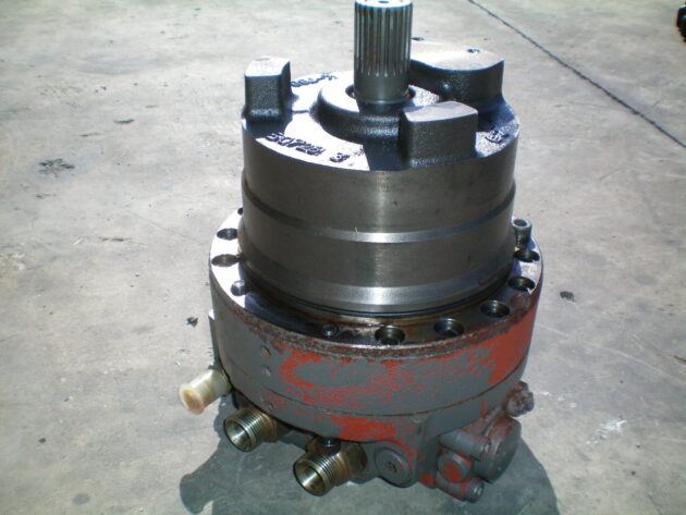 JCB   JS 240   - MOTOR DE TRANSLACIÓN