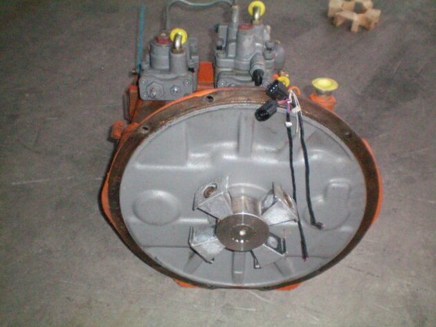 FIAT-HITACHI EX200LC-5E -  - MAIN HYDRAULIC PUMP HPV102FWRH23B - Image 4