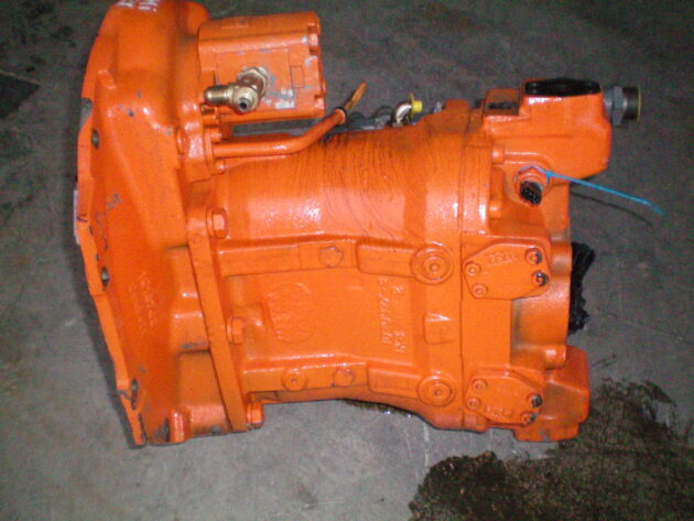FIAT-HITACHI EX200LC-5E -  - MAIN HYDRAULIC PUMP HPV102FWRH23B - Image 5