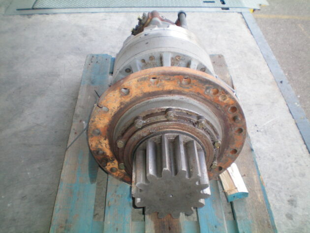 FIAT-HITACHI   EX700BE   - REDUCTOR Y MOTOR DE GIRO - Imagen 5