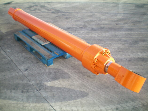 FIAT-HITACHI   EX700BE   - BOTELLA DE BALANCÍN - Imagen 4
