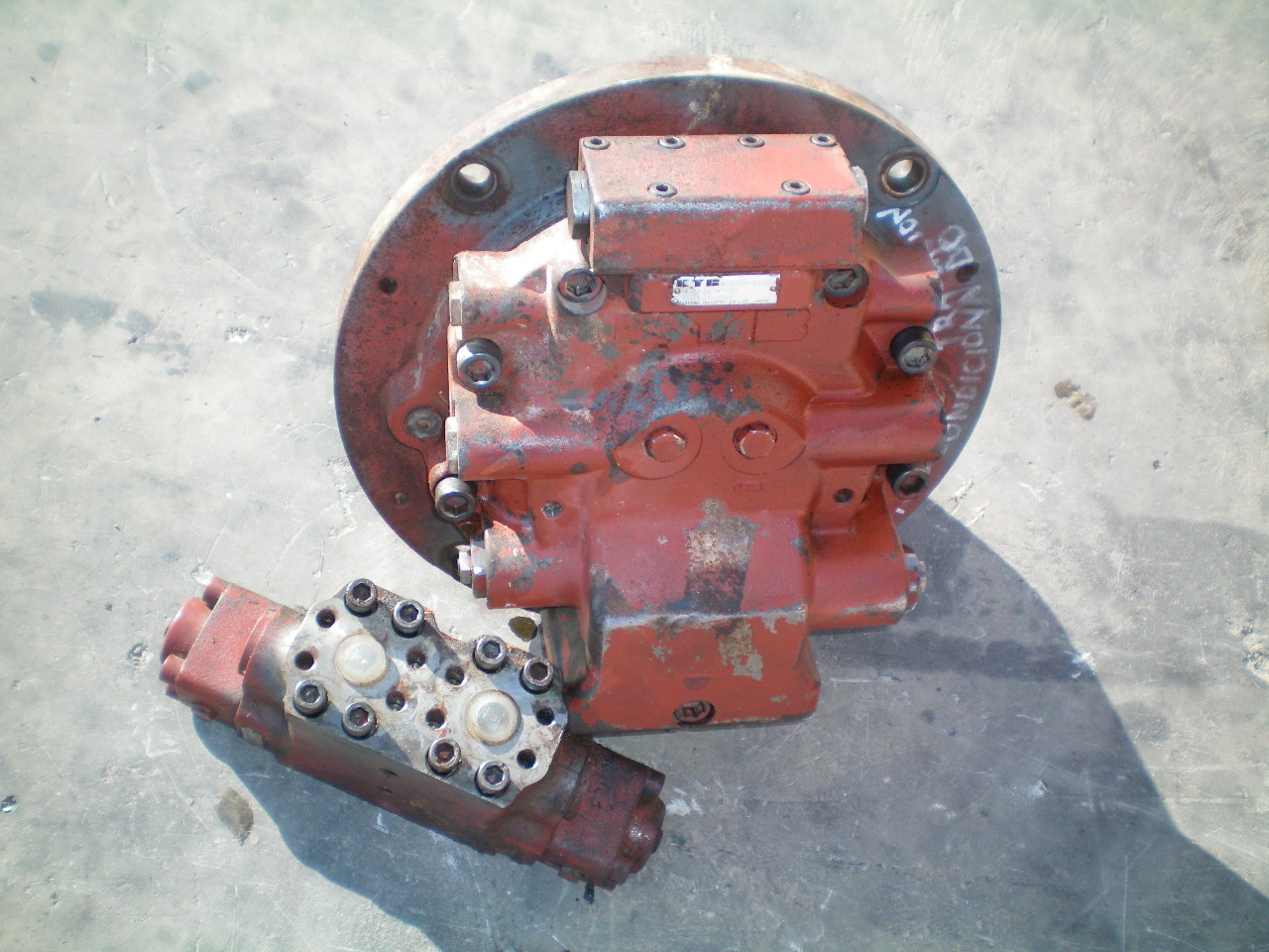 FIAT-HITACHI EX700BE - - TRAVEL MOTOR - Image 4