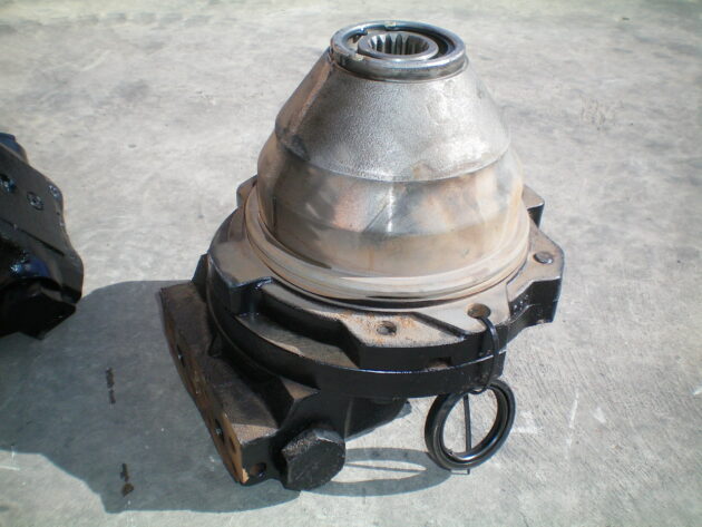 FIAT-HITACHI   FH3003   - MOTOR DE TRANSLACIÓN - Imagen 3