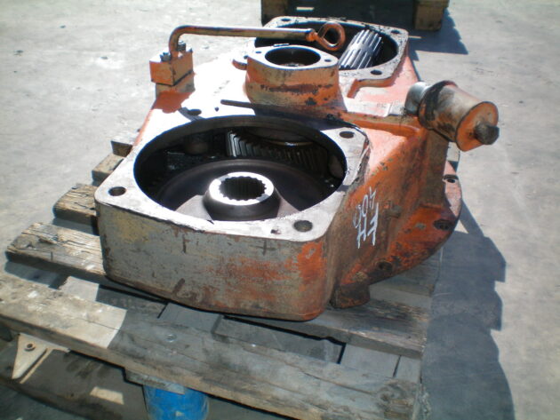 FIAT-HITACHI   FH400LCH   - CAJA DE TRANSFERENCIAS DE BOMBAS - Imagen 3