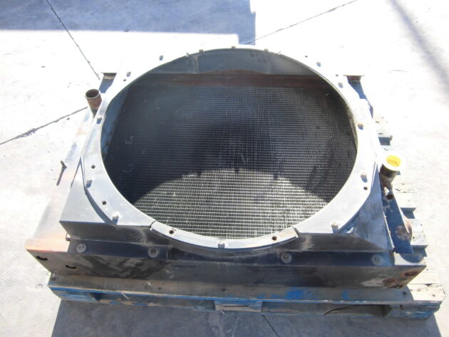 FIAT-HITACHI   FR1602   - RADIADOR DE AGUA - Imagen 2