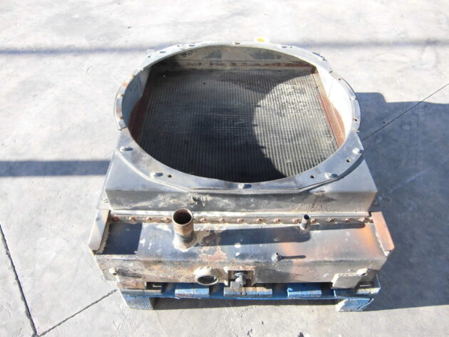 FIAT-HITACHI   FR1602   - RADIADOR DE AGUA
