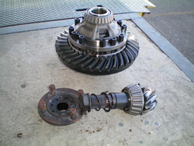 VOLVO  L70C  15194304 / 15194307 - GRUPO DIFERENCIAL DELANTERO - Imagen 3