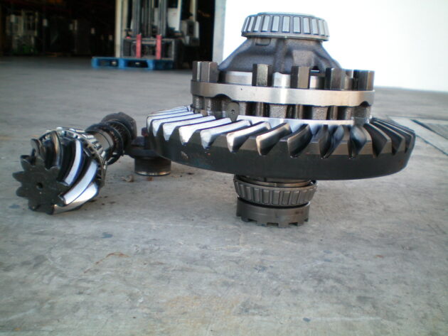 VOLVO  L70C  15194304 / 15194307 - GRUPO DIFERENCIAL DELANTERO - Imagen 4