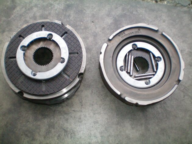 VOLVO  L70C  11103424 / 11034907 / 11103170 - PISTONES, DISCOS Y PLATOS DE FRENO DE REDUCCIÓN TRASERA