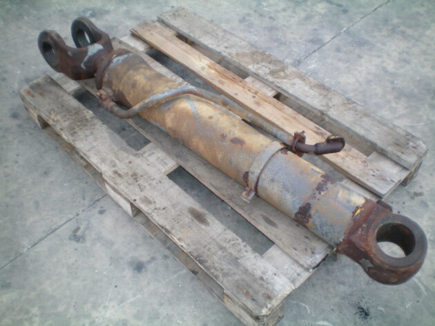 VOLVO  L90C  11088764 - BOTELLA DE ELEVACIÓN PALA - Imagen 5