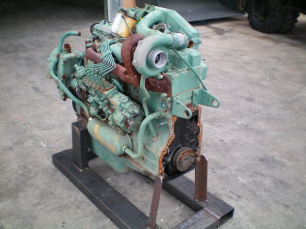 VOLVO  L90C  15003910 - MOTOR TÉRMICO TD63KBE SIN PARTE ELÉCTRICA - Imagen 5