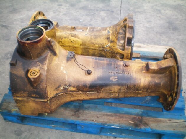 VOLVO   L90E  11168139 - CAÑONERA DERECHA PEQUEÑA DEL EJE TRASERO - Imagen 2