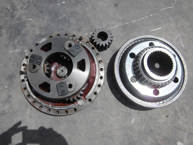 VOLVO   L120B  11102676 - CARDILLA TRASERA COMPLETA - Imagen 2