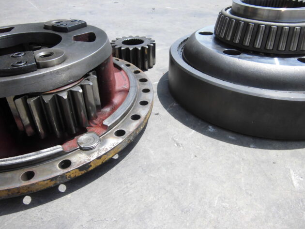 VOLVO   L120B  11102676 - CARDILLA TRASERA COMPLETA - Imagen 3