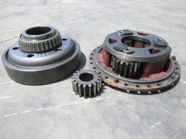 VOLVO   L120B  11102676 - CARDILLA TRASERA COMPLETA - Imagen 4