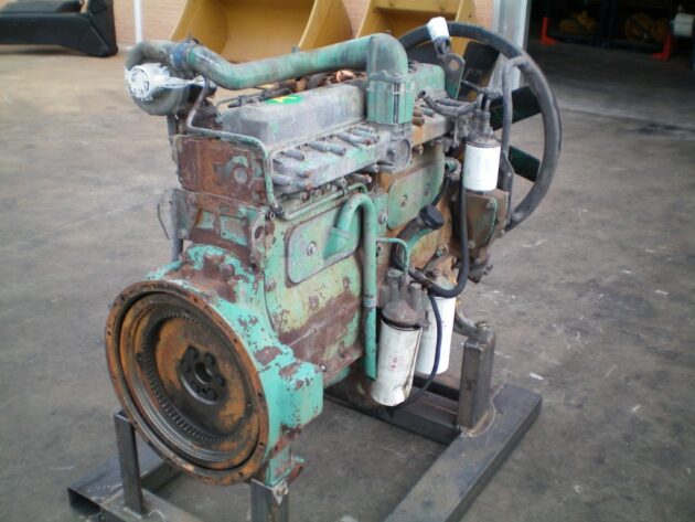 VOLVO  L120B  15003916 - MOTOR TÉRMICO TD71G SIN PARTE ELÉCTRICA - Imagen 3